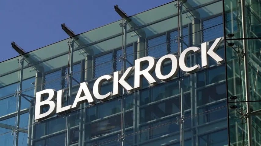 BlackRock: "Private credit will double"                                                                RWAs + Stablecoins change the game